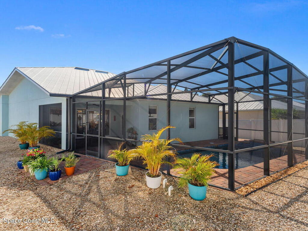 1139 S Brevard Avenue, Cocoa Beach, FL 32931