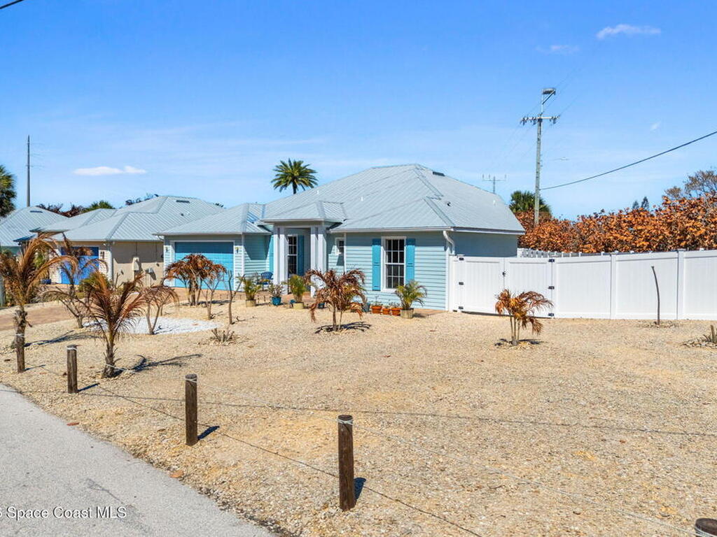 1139 S Brevard Avenue, Cocoa Beach, FL 32931