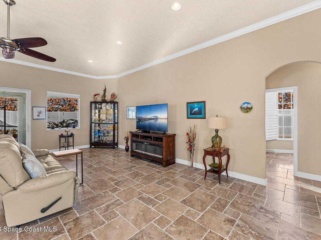 1139 S Brevard Avenue, Cocoa Beach, FL 32931