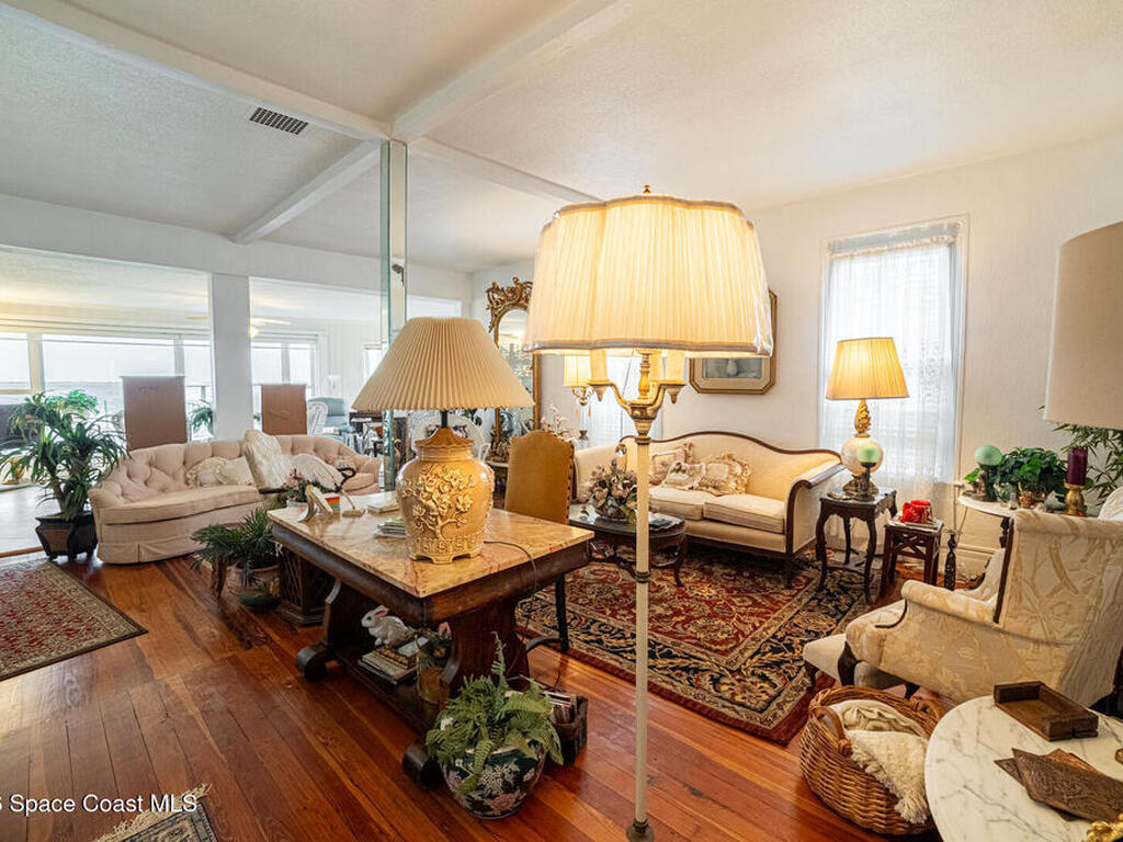 527 Indian River Avenue, Titusville, FL 32796