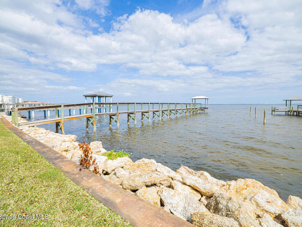 527 Indian River Avenue, Titusville, FL 32796