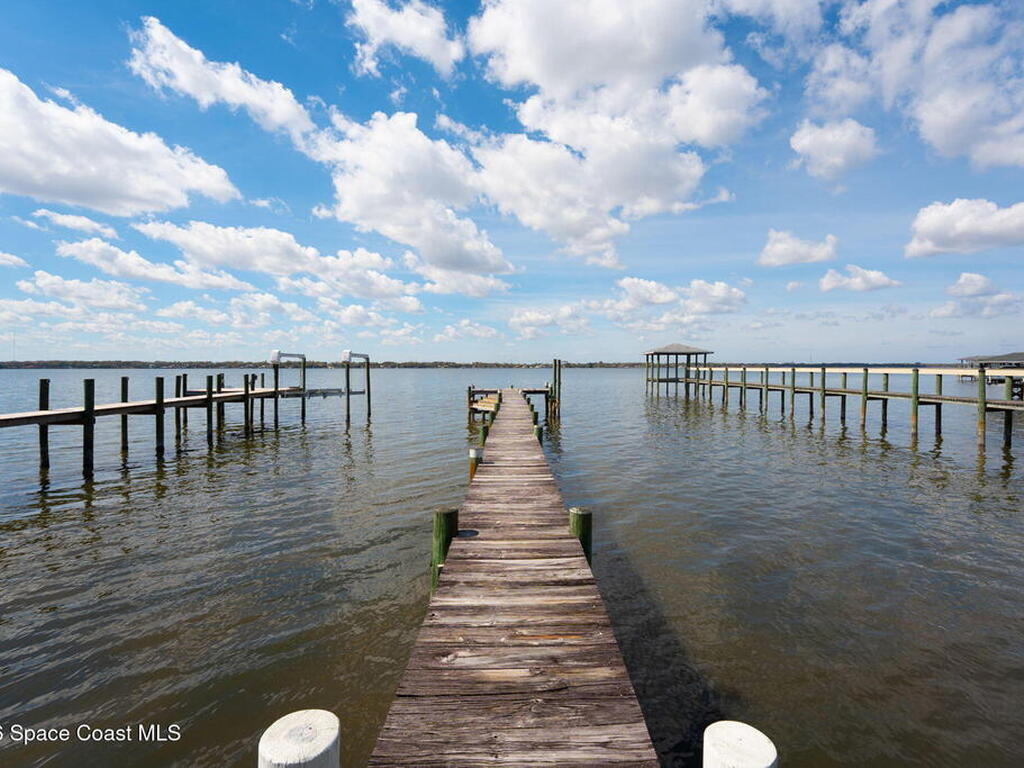 1050 Shady Lane, Merritt Island, FL 32952