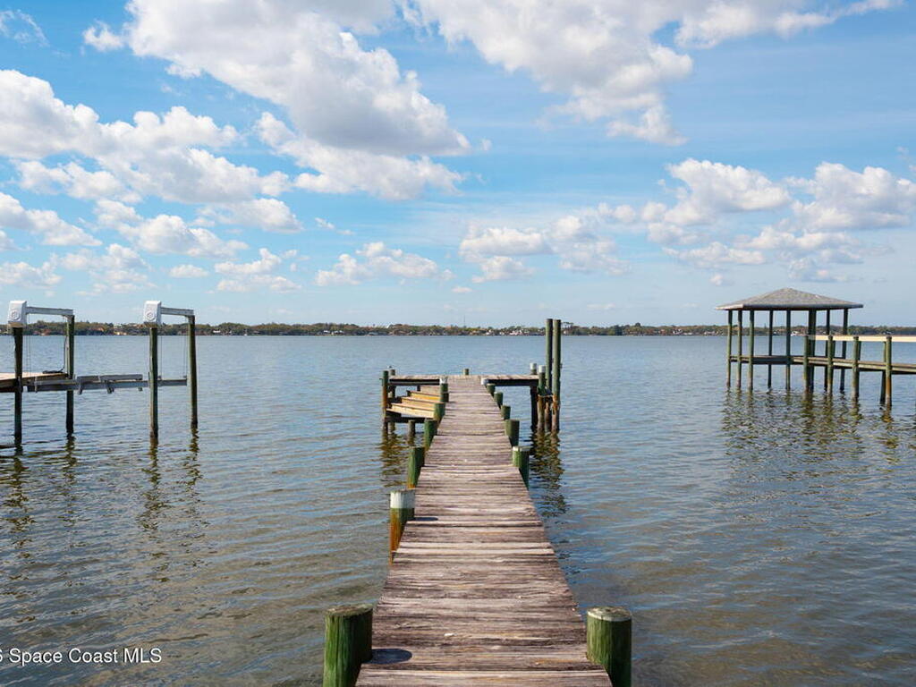 1050 Shady Lane, Merritt Island, FL 32952