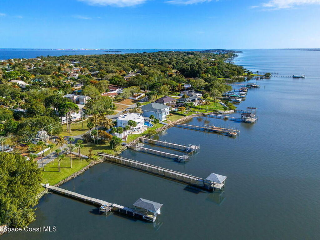 1050 Shady Lane, Merritt Island, FL 32952