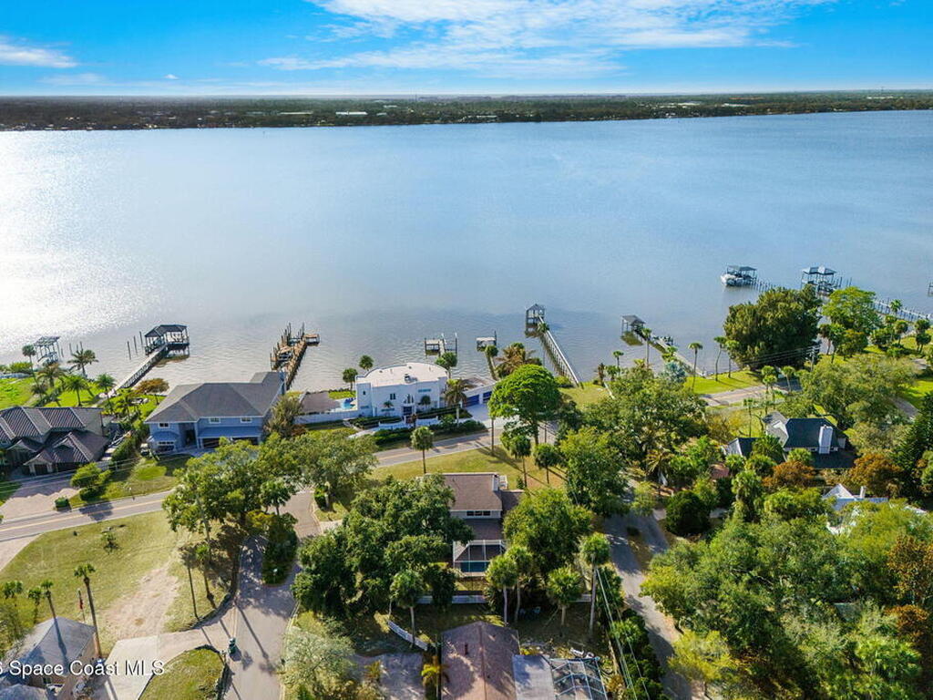 1050 Shady Lane, Merritt Island, FL 32952