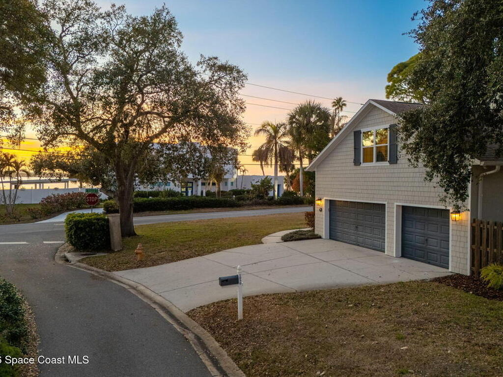 1050 Shady Lane, Merritt Island, FL 32952