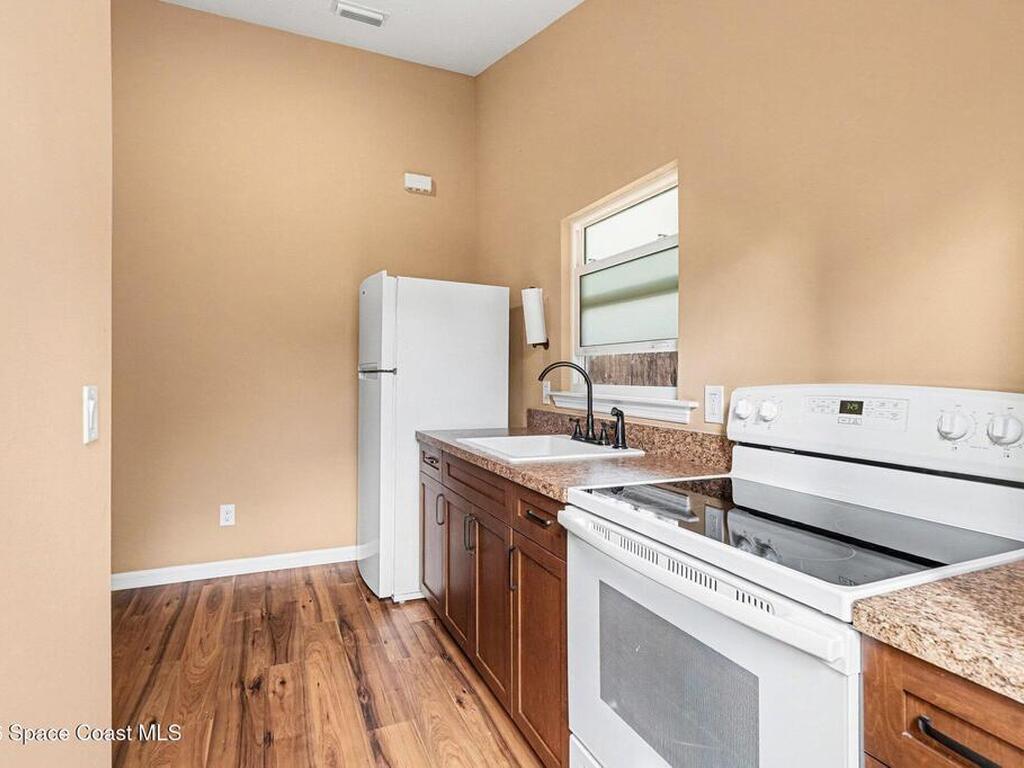 683 Old Oak Street, Melbourne, FL 32935