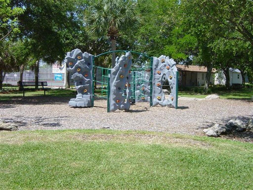 517 Summerset Court, Indian Harbour Beach, FL 32937