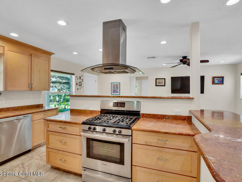 912 Coquina Lane, Vero Beach, FL 32963