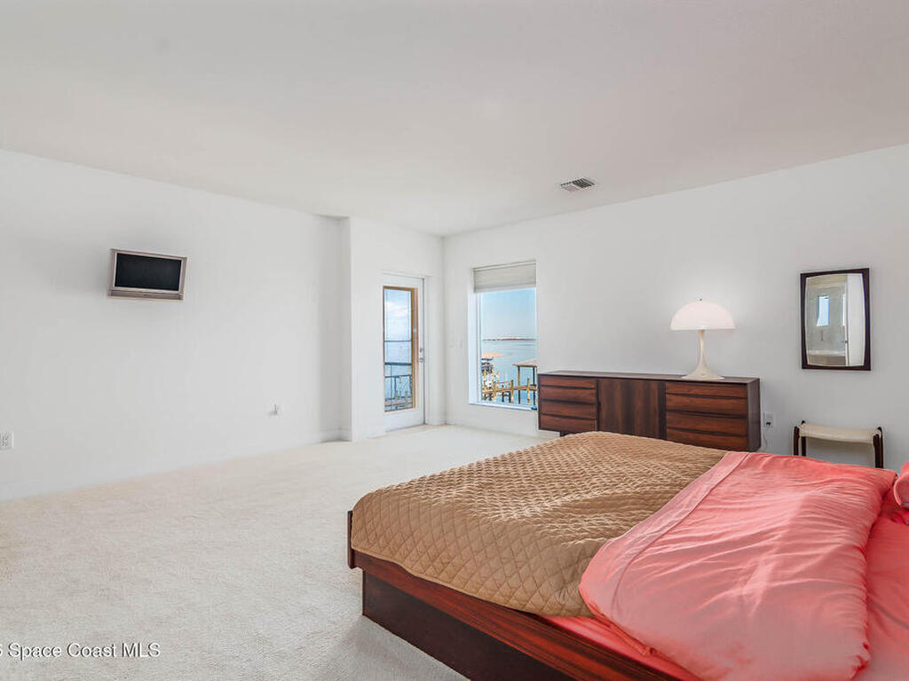 1870 Harbor Point Drive, Merritt Island, FL 32952