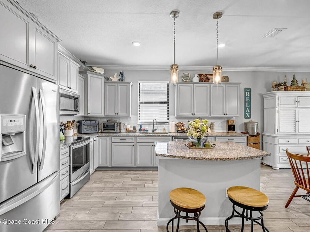 5218 Jasper Square, Vero Beach, FL 32967