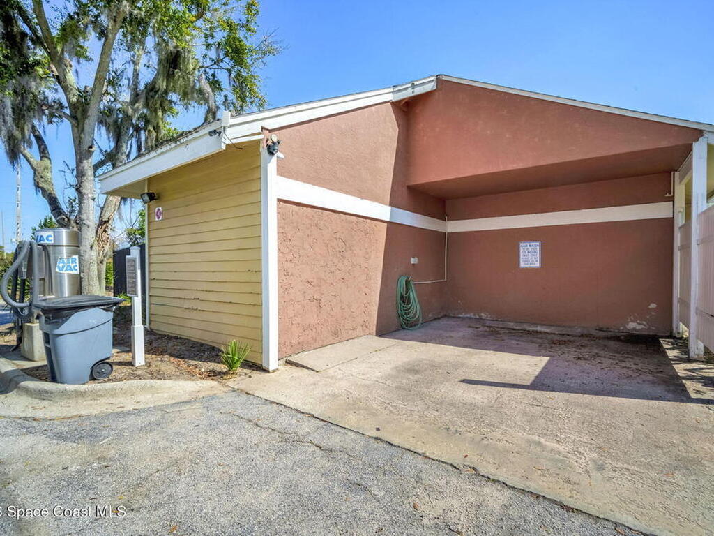 225 S Tropical Trail, Merritt Island, FL 32952