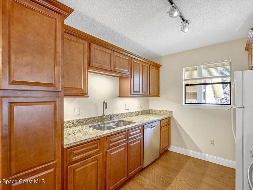 225 S Tropical Trail, Merritt Island, FL 32952