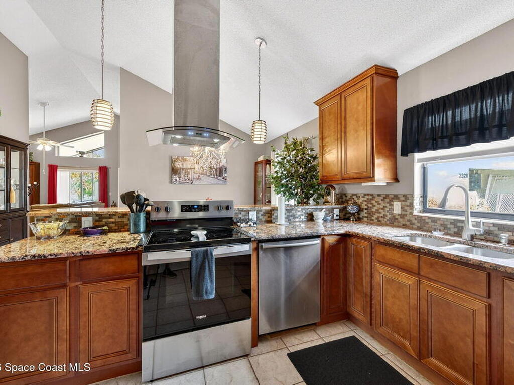 2322 Early Dawn Circle, Melbourne, FL 32935