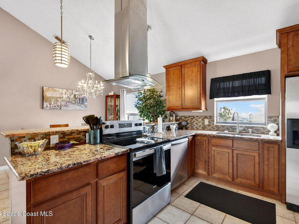 2322 Early Dawn Circle, Melbourne, FL 32935