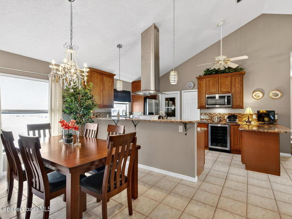 2322 Early Dawn Circle, Melbourne, FL 32935