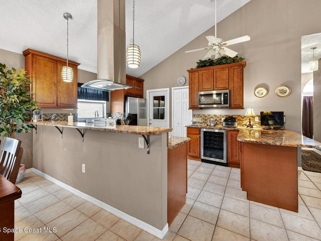 2322 Early Dawn Circle, Melbourne, FL 32935