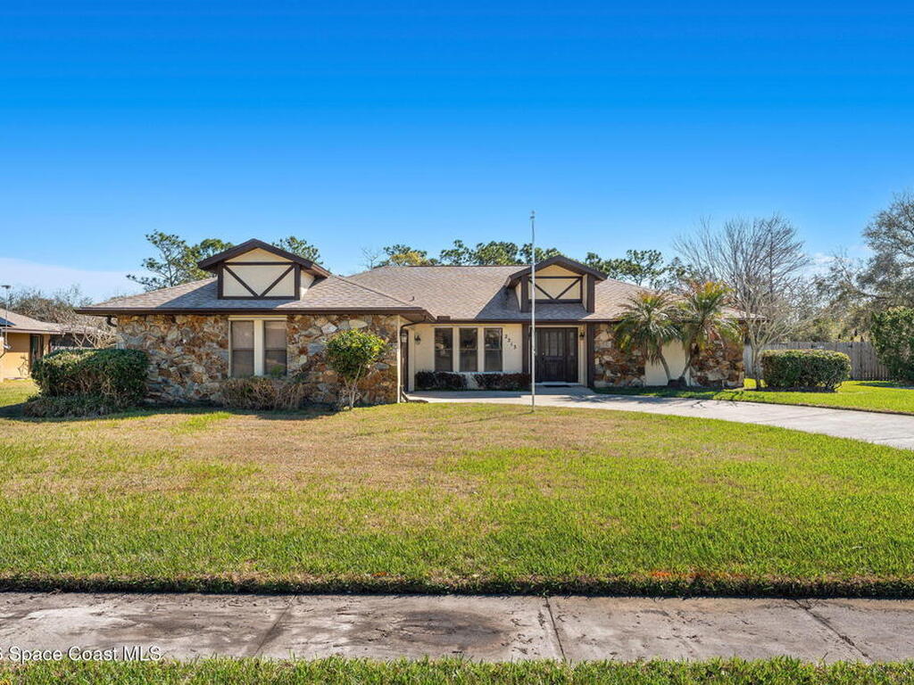 2213 Woodlawn Circle, Melbourne, FL 32934