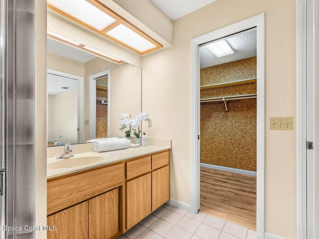 2213 Woodlawn Circle, Melbourne, FL 32934