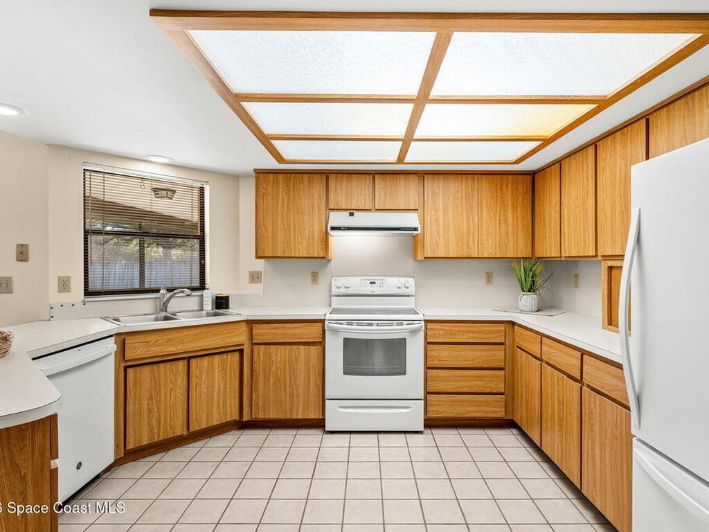 2213 Woodlawn Circle, Melbourne, FL 32934