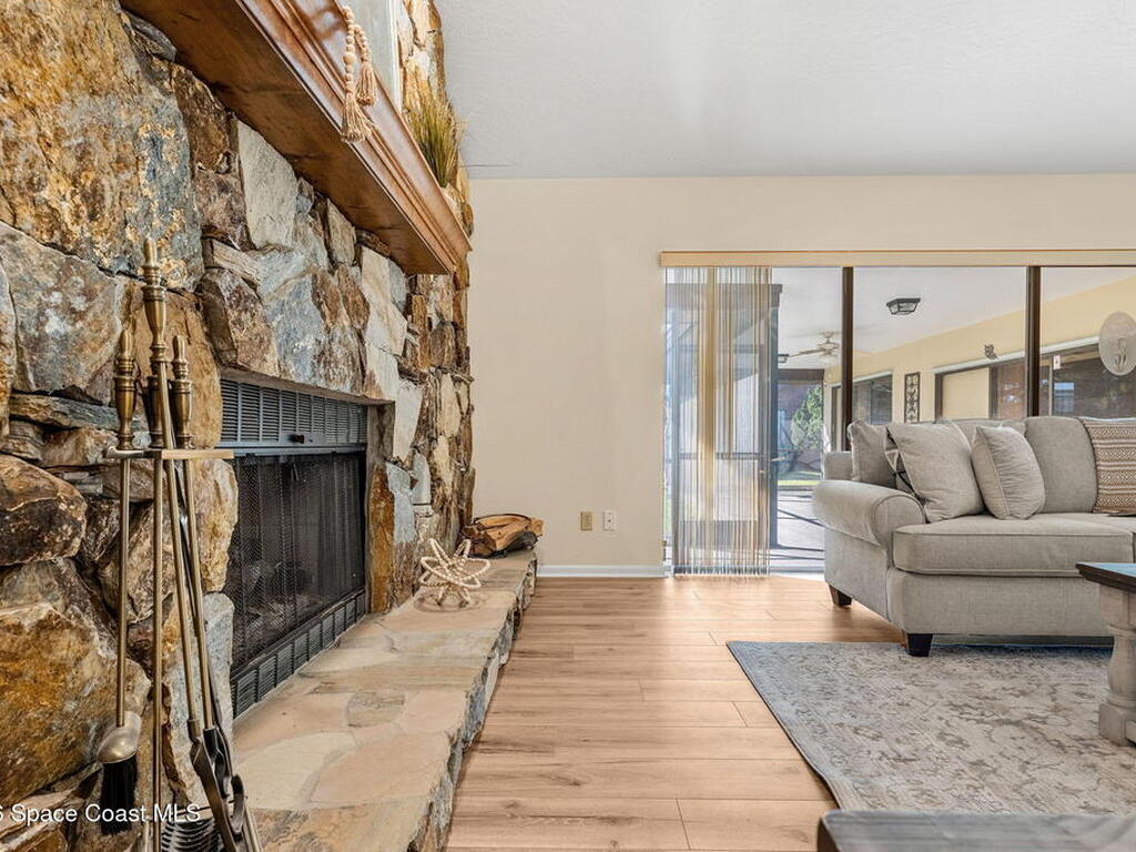 2213 Woodlawn Circle, Melbourne, FL 32934