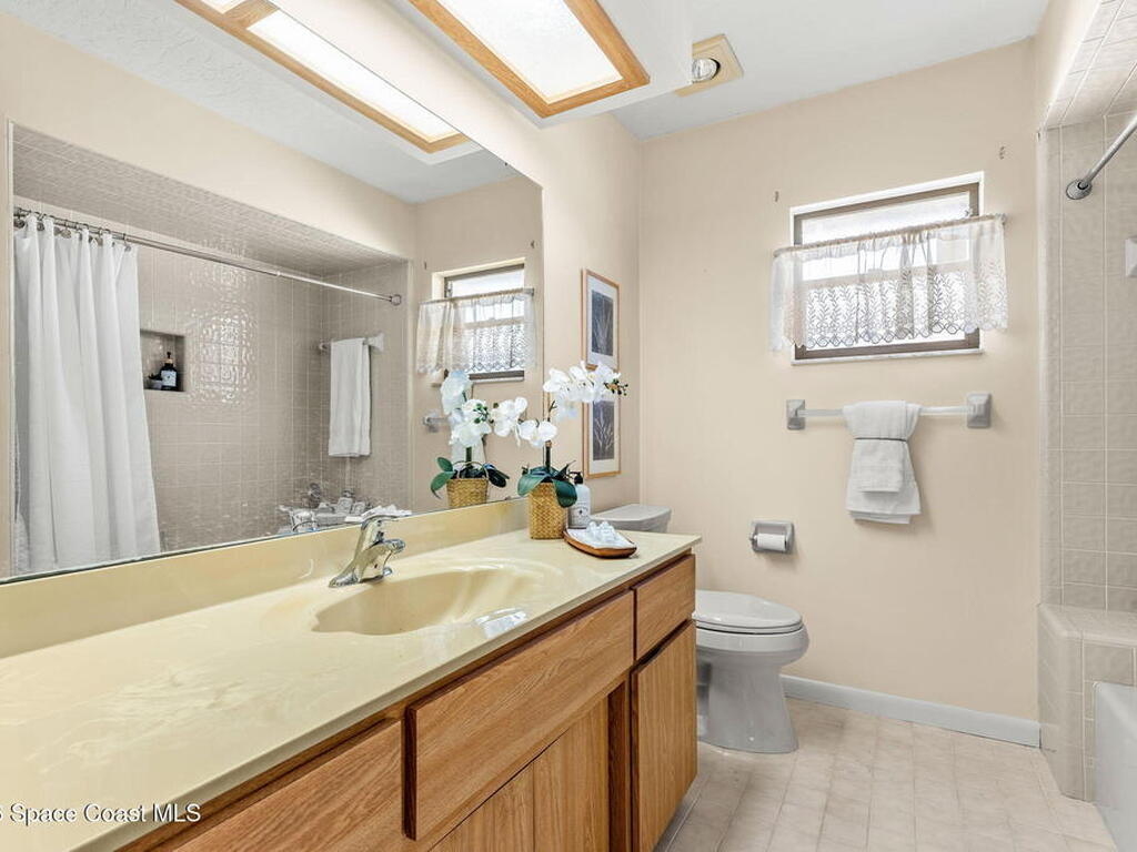 2213 Woodlawn Circle, Melbourne, FL 32934