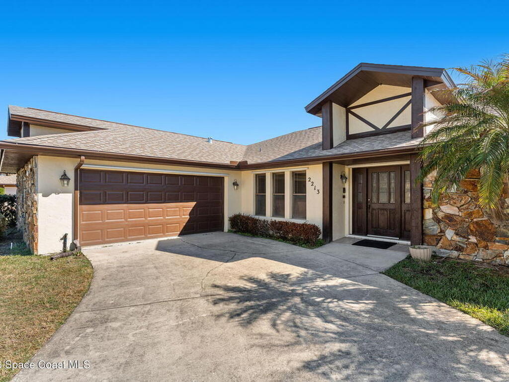 2213 Woodlawn Circle, Melbourne, FL 32934