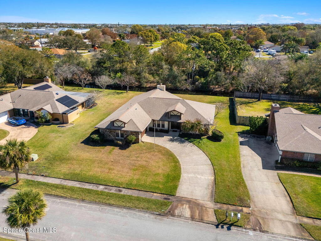 2213 Woodlawn Circle, Melbourne, FL 32934