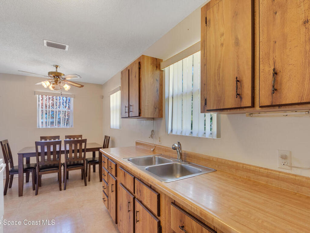117 Acorn Terrace, Sebastian, FL 32958