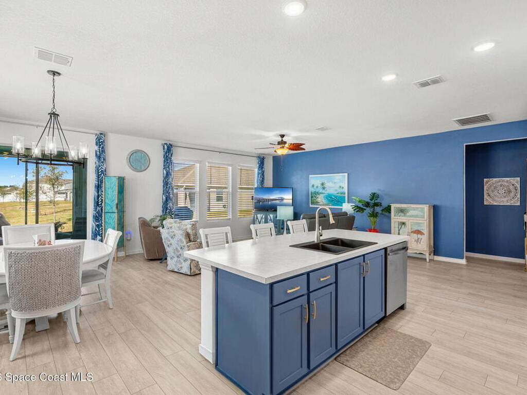 1099 Corbin Circle, Palm Bay, FL 32908
