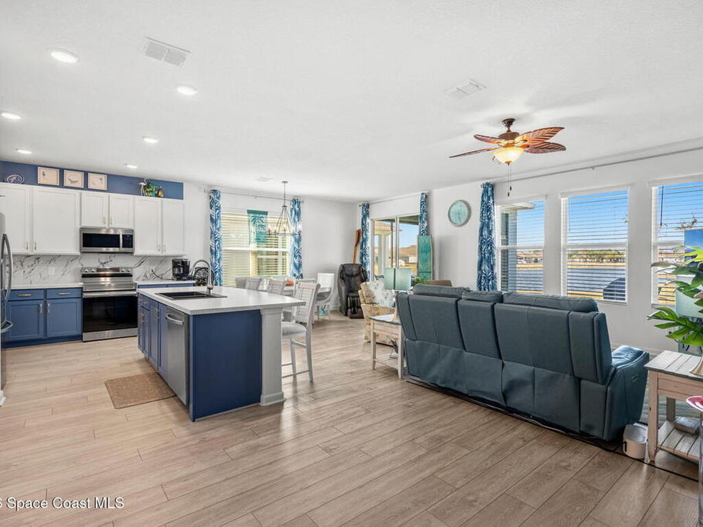1099 Corbin Circle, Palm Bay, FL 32908