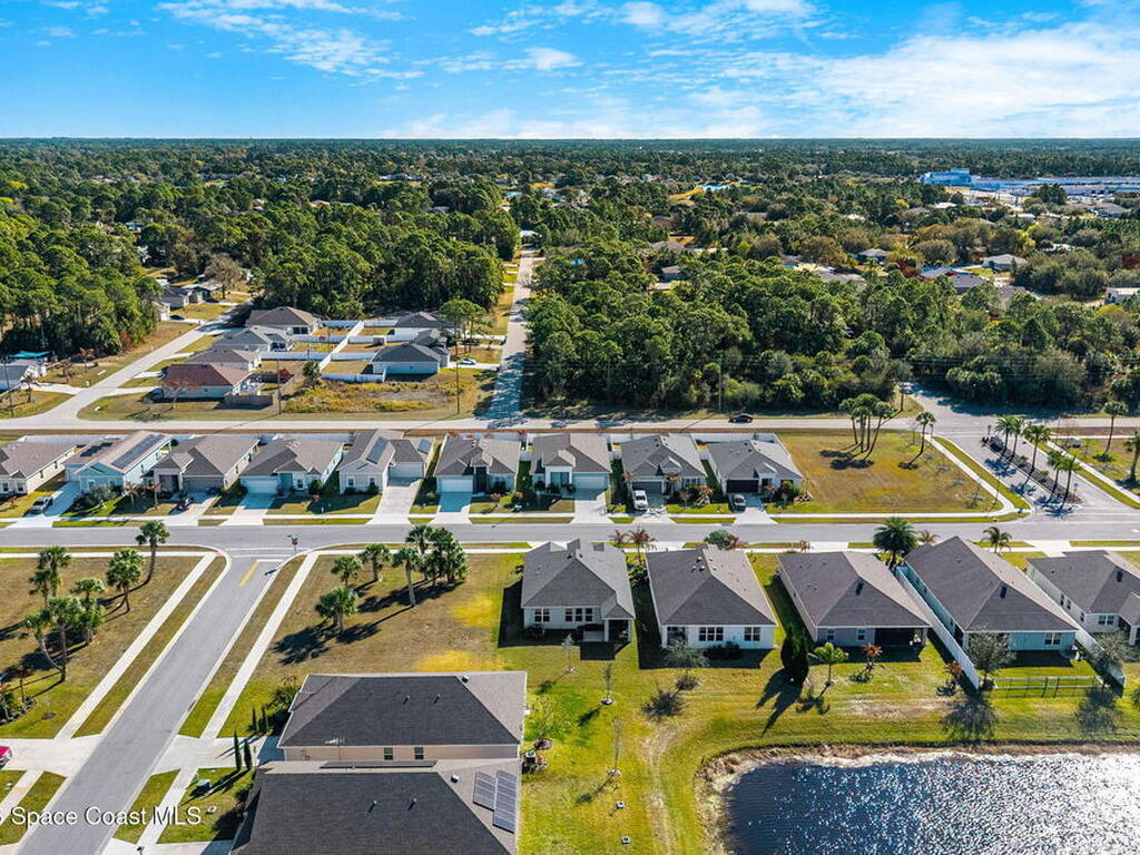 1099 Corbin Circle, Palm Bay, FL 32908