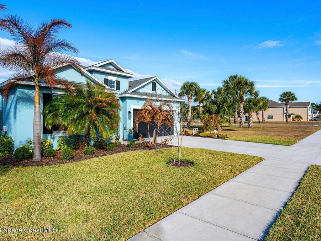 1099 Corbin Circle, Palm Bay, FL 32908