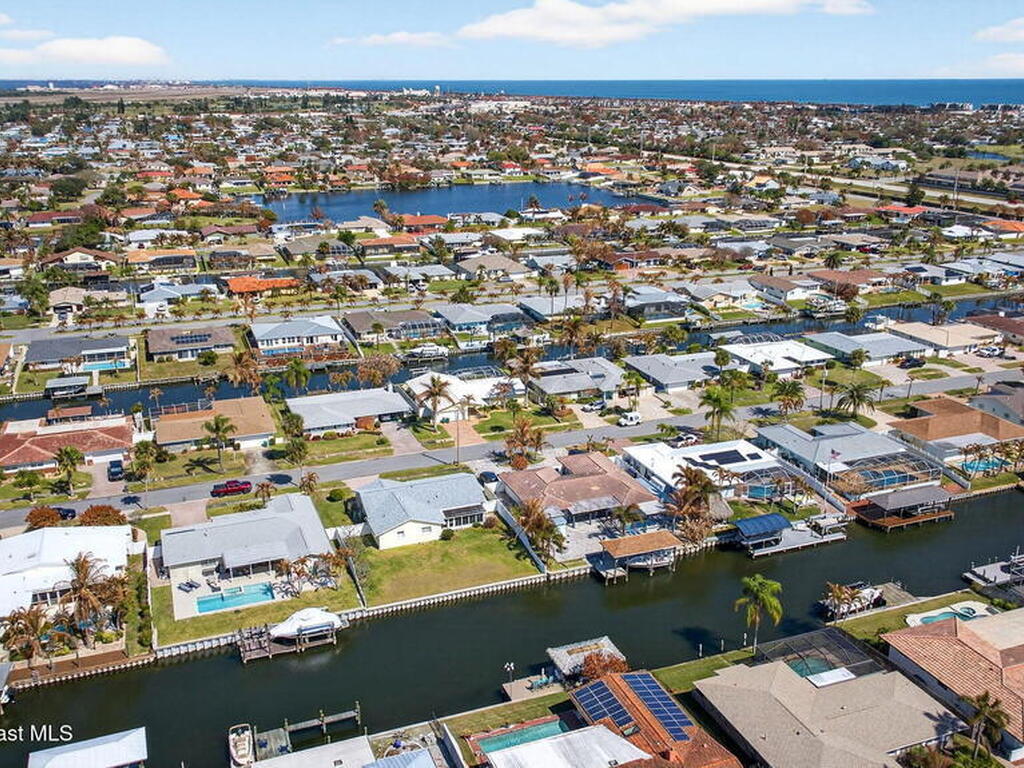448 Saint Georges Court, Satellite Beach, FL 32937
