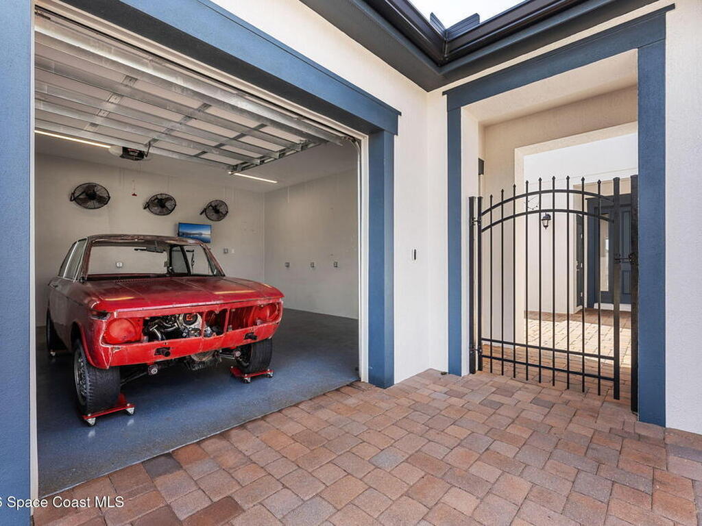 8206 Lyside Drive, Melbourne, FL 32940