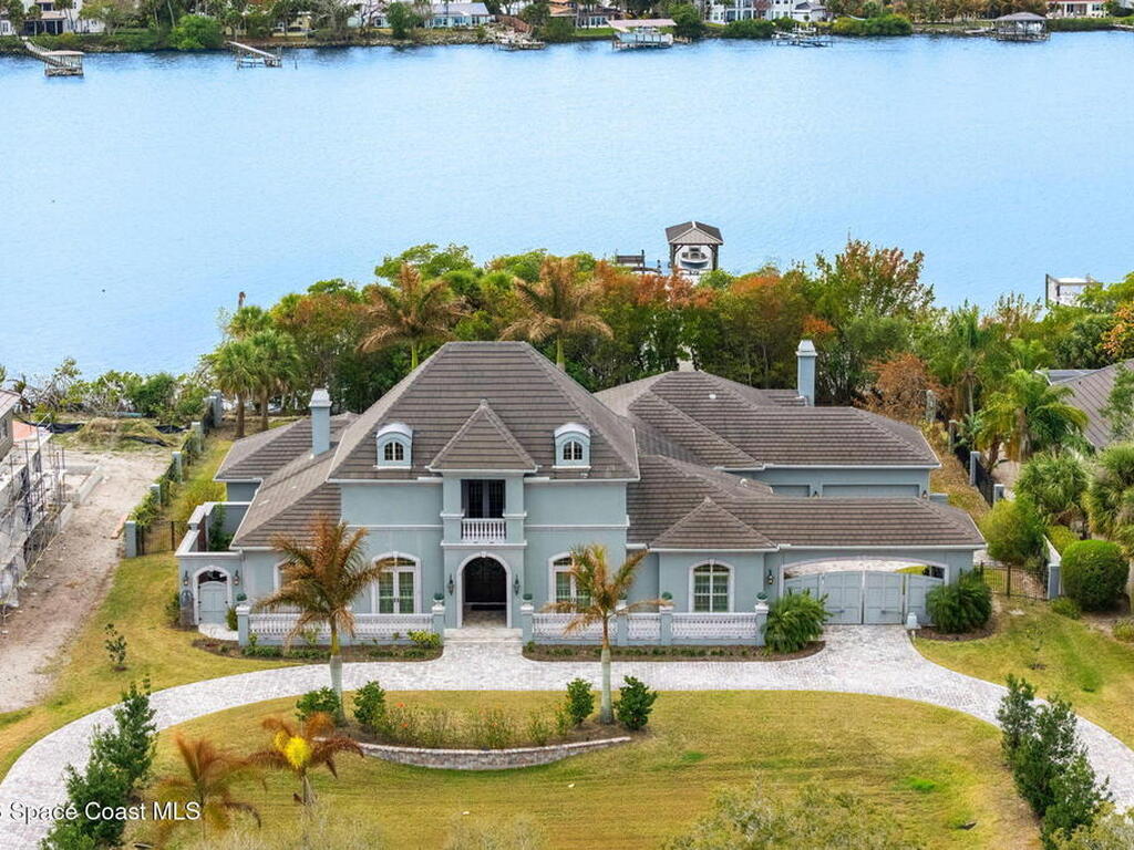 135 Lansing Island Drive, Indian Harbour Beach, FL 32937