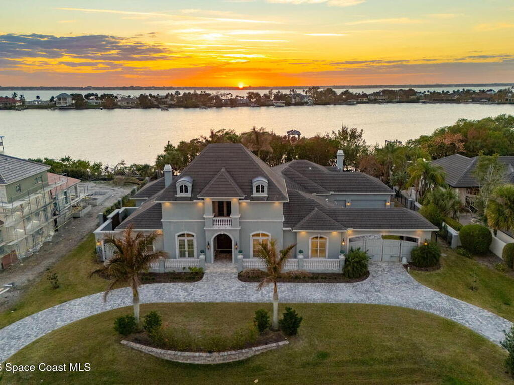 135 Lansing Island Drive, Indian Harbour Beach, FL 32937