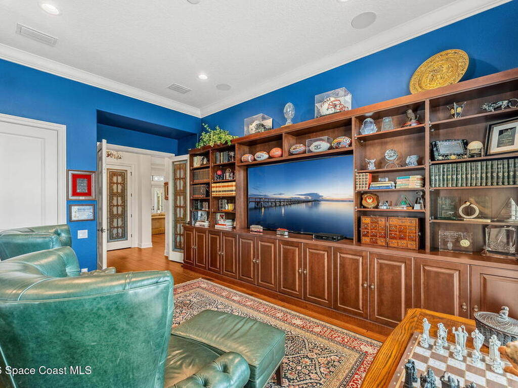 135 Lansing Island Drive, Indian Harbour Beach, FL 32937