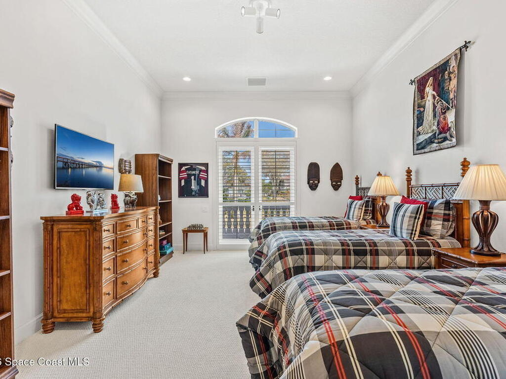 135 Lansing Island Drive, Indian Harbour Beach, FL 32937