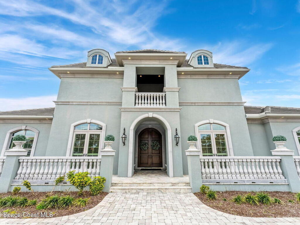 135 Lansing Island Drive, Indian Harbour Beach, FL 32937