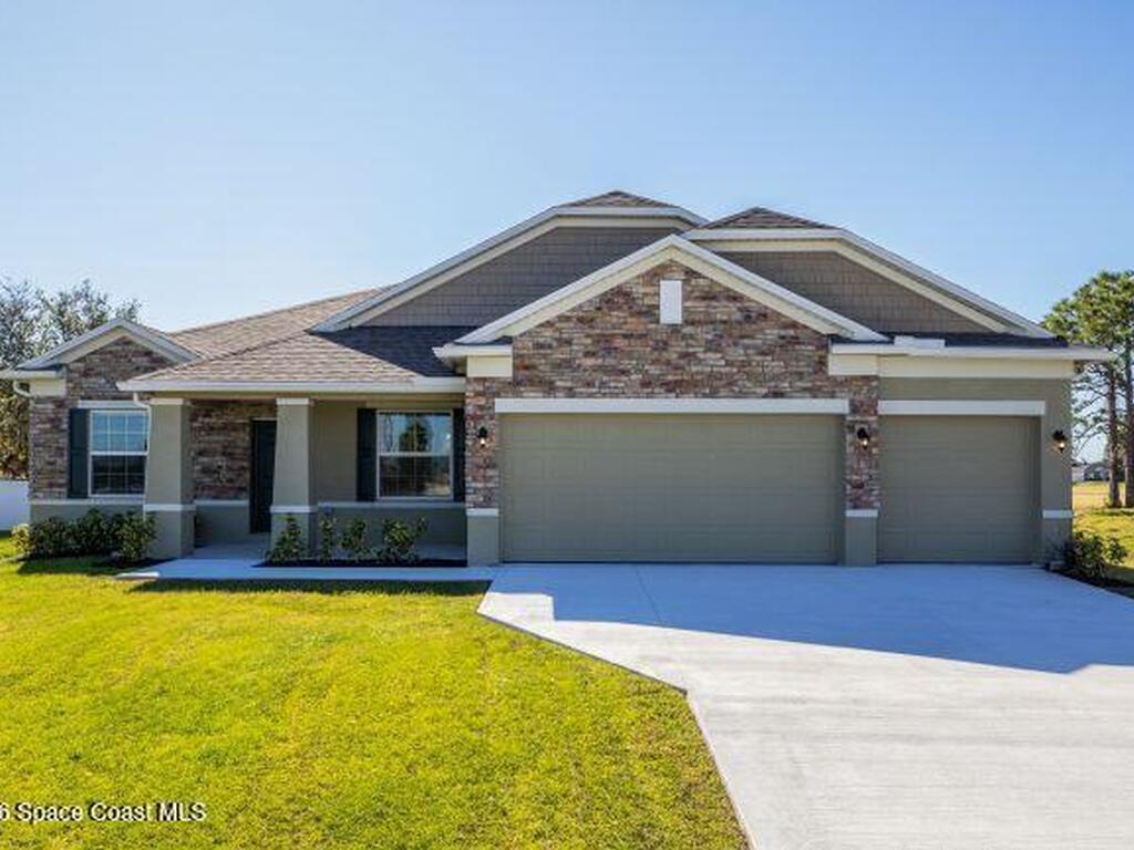 8746 103rd Avenue, Vero Beach, FL 32967