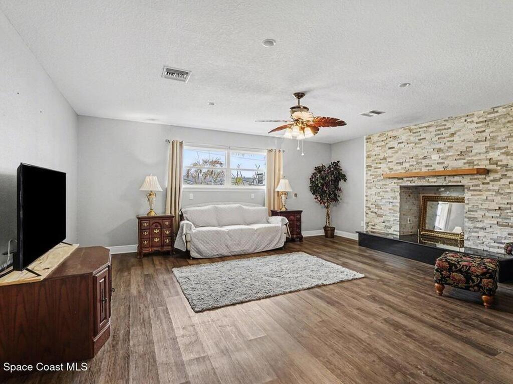 455 Riverside Avenue, Merritt Island, FL 32953