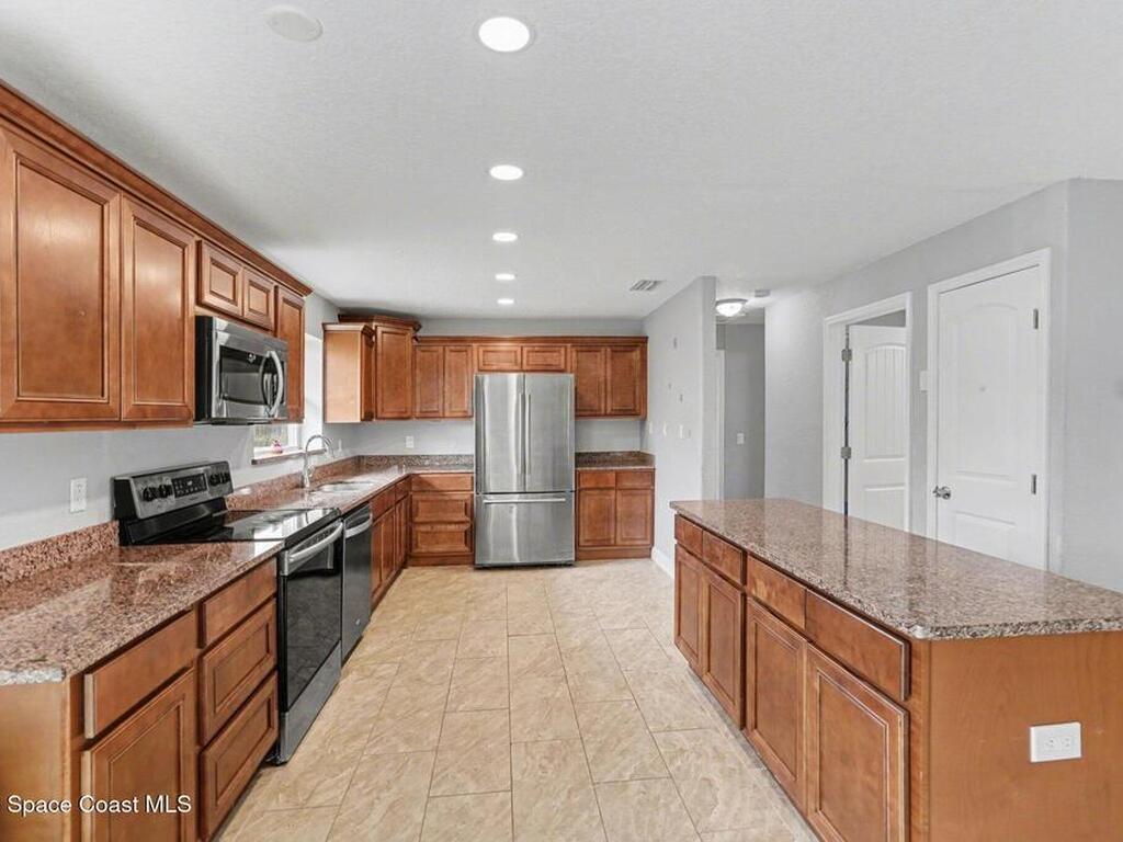 455 Riverside Avenue, Merritt Island, FL 32953