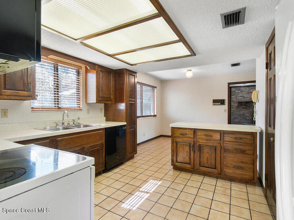 330 Sanchez Avenue, Ormond Beach, FL 32174