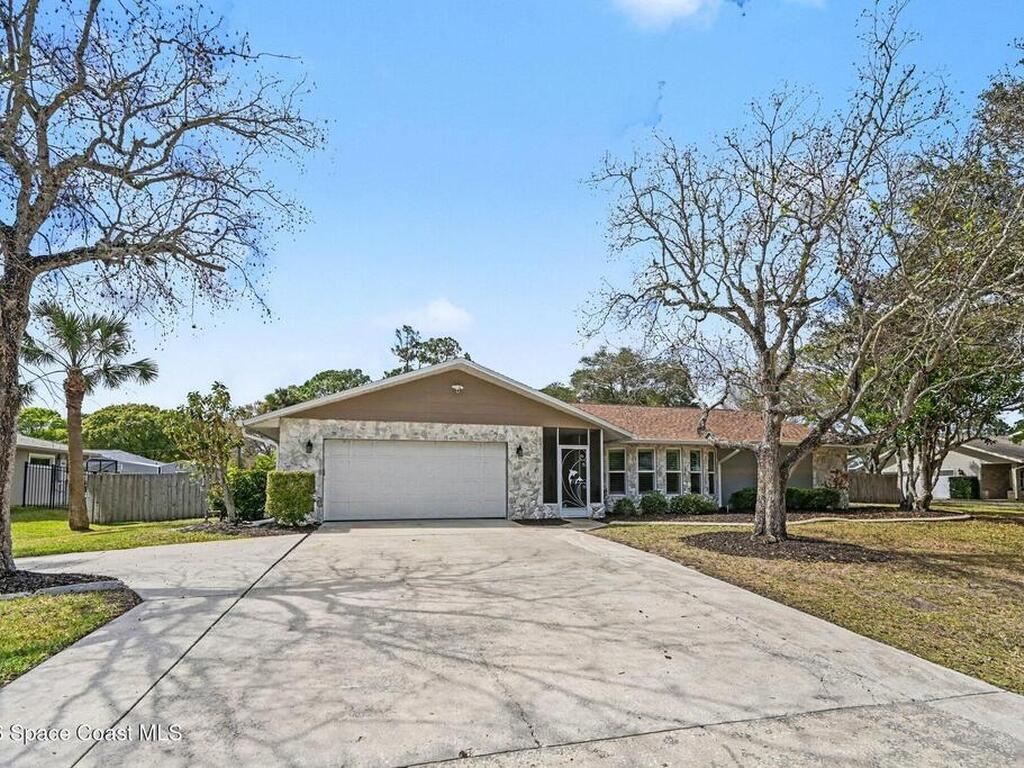 742 Penguin Avenue, Palm Bay, FL 32907