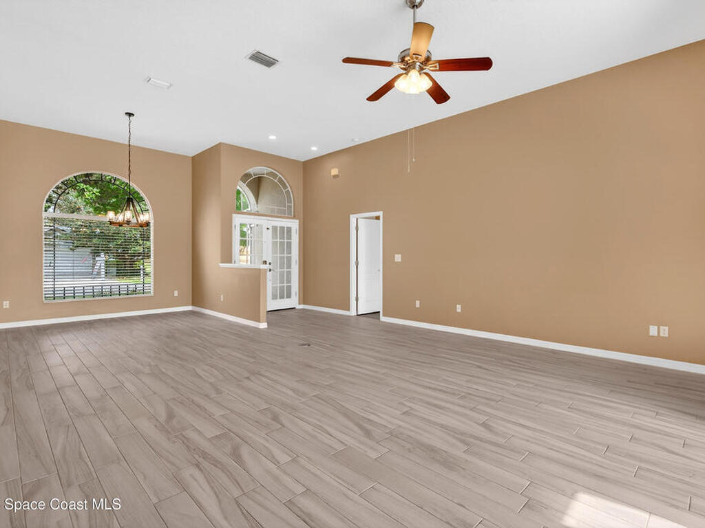 306 Lake Victoria Circle, Melbourne, FL 32940