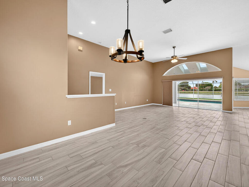 306 Lake Victoria Circle, Melbourne, FL 32940