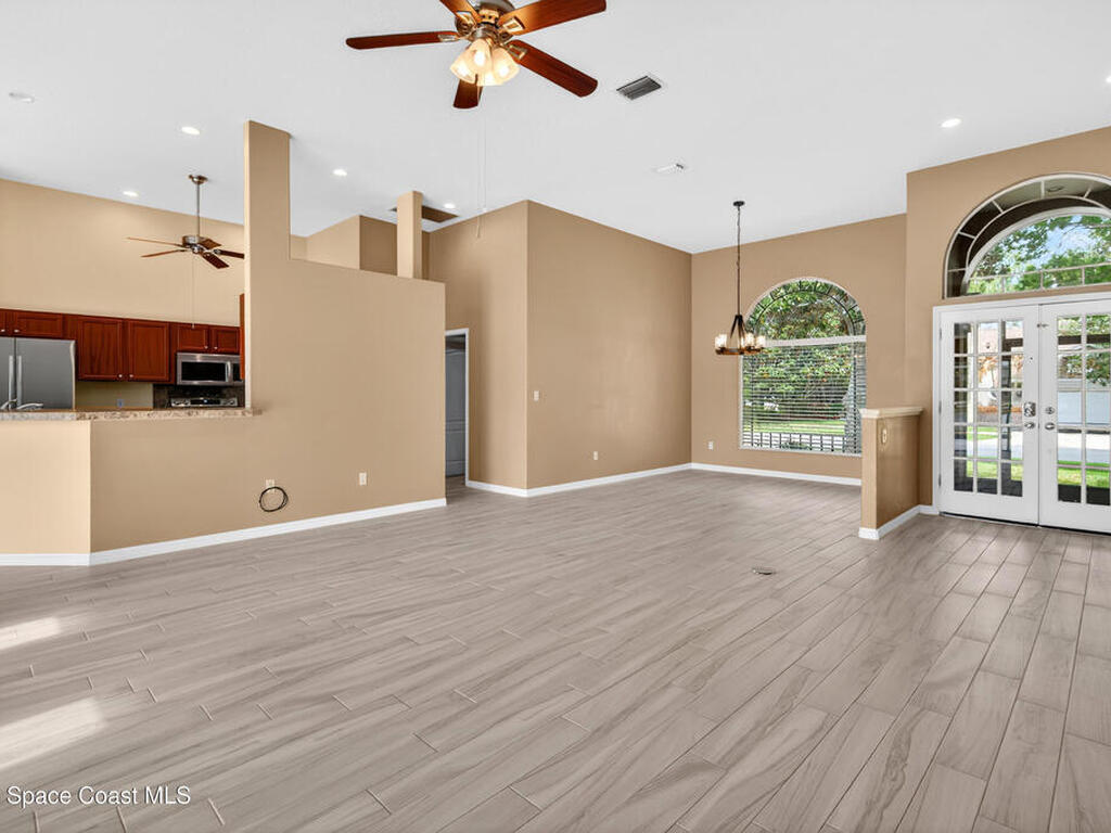 306 Lake Victoria Circle, Melbourne, FL 32940