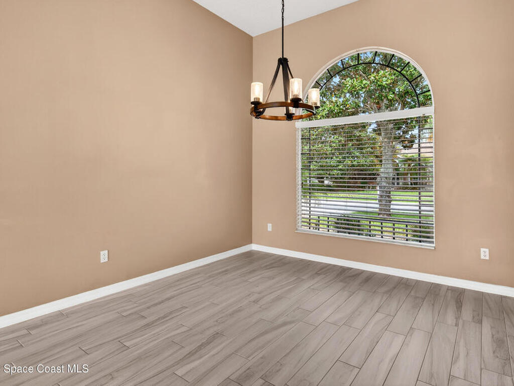 306 Lake Victoria Circle, Melbourne, FL 32940