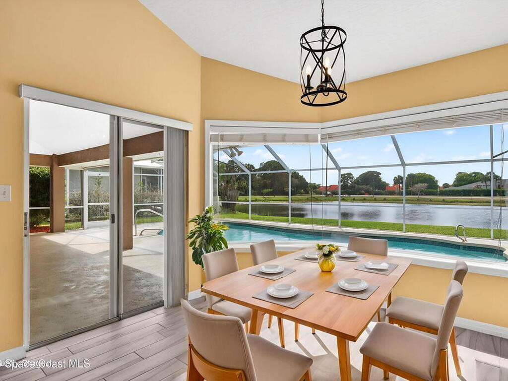 306 Lake Victoria Circle, Melbourne, FL 32940